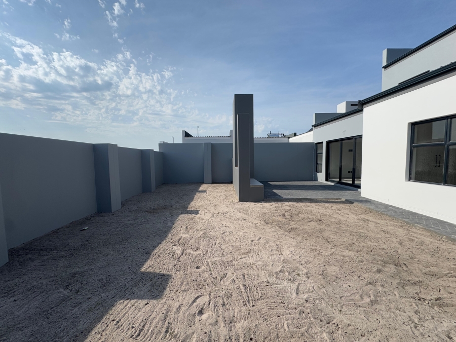 To Let 4 Bedroom Property for Rent in Sandown Estate Western Cape